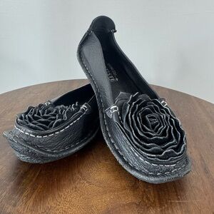 L'ATISTE Black Leather Loafers with Rose Detail